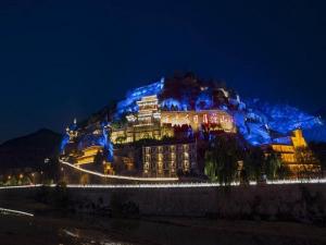 中國(guó)城鄉(xiāng)武漢總部基地夜景照明項(xiàng)目